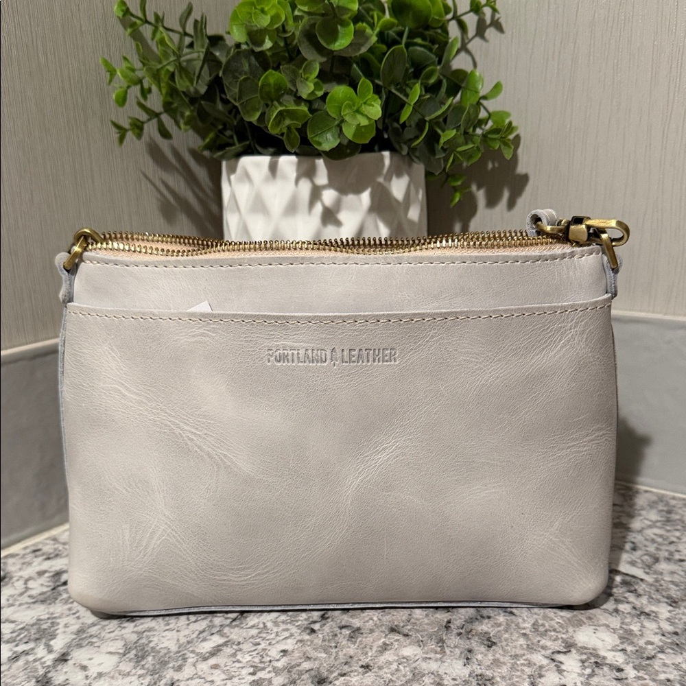 Portland Leather Beluga crossbody with Gold Accents